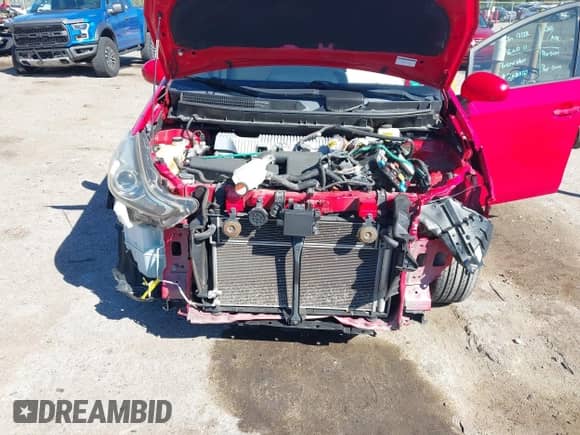 2015 Toyota Prius Two z VIN JTDZN3EU1FJ025627, wystawiony jako IAAI lot #41602632 z przebiegiem 99 831 mil mil oraz . Historia ofert i sprzedaży dostępna na DreamBid. Obrazek 6.