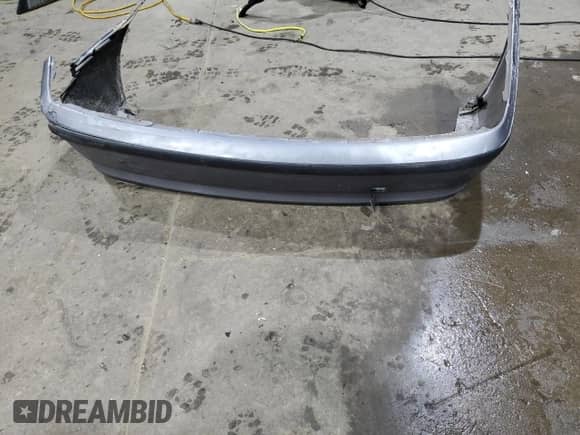 2005 BMW 3 Series 330xi с VIN WBAEW53485PN37386, выставлен на аукционе Copart как лот 42941645 с пробегом 141 358 миль миль и Списание • Salvage title. История ставок и продаж доступна на DreamBid. Изображение 12.