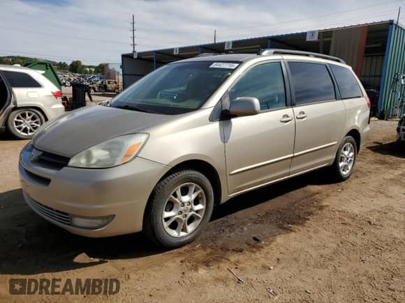 2005 Toyota Sienna XLE z VIN 5TDBA22C95S038095, wystawiony jako Copart lot #84427715 z przebiegiem 201 341 mil mil oraz Czysty tytuł • Clean title. Historia ofert i sprzedaży dostępna na DreamBid. Obrazek 1.