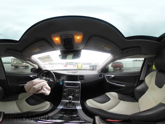 2016 Volvo S60 T5 Platinum с VIN YV4612UM4G2000529, выставлен на аукционе IAAI как лот 42299464 с пробегом 124 201 миль миль и . История ставок и продаж доступна на DreamBid. Изображение 18.