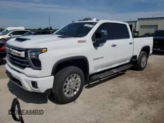 2025 Chevrolet Silverado 2500HD LTZ z VIN 2GC4KPEY9S1115190, wystawiony jako Copart lot #65618325 z przebiegiem 8 175 mil mil oraz Szkoda całkowita • Salvage title. Historia ofert i sprzedaży dostępna na DreamBid. Obrazek 1.
