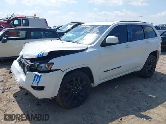2019 Jeep Grand Cherokee Laredo E z VIN 1C4RJFAG3KC558882, wystawiony jako IAAI lot #42567252 z przebiegiem Nie podano mil oraz . Historia ofert i sprzedaży dostępna na DreamBid. Obrazek 2.