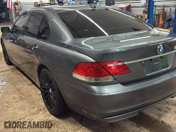 2008 BMW 7 Series 750i with VIN WBAHL83578DT11510, listed as a Copart auction lot 86750865 with 131,653 mi miles and Clean title. Bid and sale history available at DreamBid. Image 3.