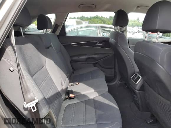 2018 Kia Sorento LX z VIN 5XYPGDA3XJG409399, wystawiony jako Copart lot #70775525 z przebiegiem 107 898 mil mil oraz Szkoda całkowita • Salvage title. Historia ofert i sprzedaży dostępna na DreamBid. Obrazek 11.