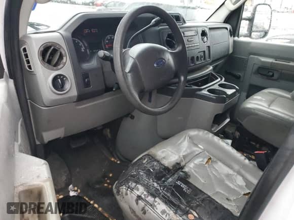 2009 Ford Econoline Cargo Commercial с VIN 1FTSS34L79DA03928, выставлен на аукционе Copart как лот 86367804 с пробегом 205 360 миль миль и Списание • Salvage title. История ставок и продаж доступна на DreamBid. Изображение 8.