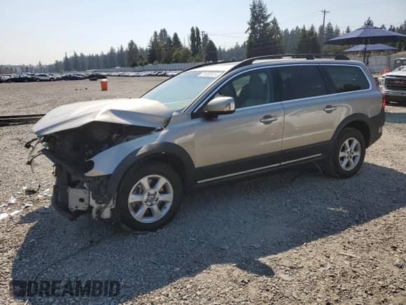 2011 Volvo XC70 3.2L with VIN YV4940BZ2B1116110, listed as a Copart auction lot 71262515 with 112,416 mi miles and Salvage title. Bid and sale history available at DreamBid. Image 1.