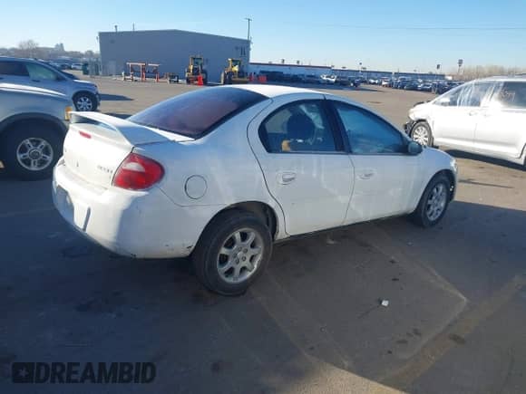 2004 Dodge Neon SXT z VIN 1B3ES56C34D502063, wystawiony jako IAAI lot #41666931 z przebiegiem 227 531 mil mil oraz . Historia ofert i sprzedaży dostępna na DreamBid. Obrazek 4.