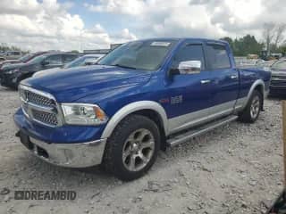 2014 Ram 1500 Laramie z VIN 1C6RR7VM0ES387931, wystawiony jako Copart lot #56866025 z przebiegiem 149 710 mil mil oraz Czysty tytuł • Clean title. Historia ofert i sprzedaży dostępna na DreamBid. Obrazek 1.