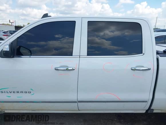 2017 Chevrolet Silverado 1500 LTZ z VIN 3GCUKSEJ8HG153838, wystawiony jako IAAI lot #42899717 z przebiegiem 188 513 mil mil oraz . Historia ofert i sprzedaży dostępna na DreamBid. Obrazek 14.