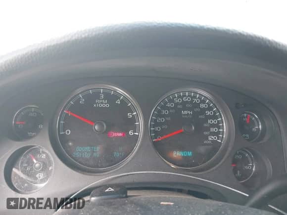 2010 Chevrolet Suburban LS с VIN 1GNUCHE07AR213838, выставлен на аукционе IAAI как лот 42523274 с пробегом 251 109 миль миль и . История ставок и продаж доступна на DreamBid. Изображение 7.