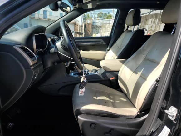 2017 Jeep Grand Cherokee Limited с VIN 1C4RJFBG9HC642759, выставлен на аукционе Copart как лот 81942175 с пробегом 114 697 миль миль и Списание • Salvage title. История ставок и продаж доступна на DreamBid. Изображение 7.