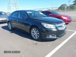 2013 Chevrolet Malibu LTZ z VIN 1G11H5SA5DF283605, wystawiony jako IAAI lot #43477302 z przebiegiem 160 937 mil mil oraz . Historia ofert i sprzedaży dostępna na DreamBid. Obrazek 1.