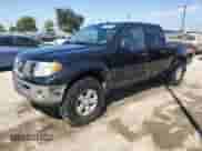 2011 Nissan Frontier SV z VIN 1N6AD0FV5BC438961, wystawiony jako Copart lot #80761545 z przebiegiem 238 831 mil mil oraz Czysty tytuł • Clean title. Historia ofert i sprzedaży dostępna na DreamBid. Obrazek 1.