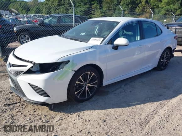 2019 Toyota Camry SE z VIN 4T1B11HK1KU770829, wystawiony jako IAAI lot #43325198 z przebiegiem 101 380 mil mil oraz . Historia ofert i sprzedaży dostępna na DreamBid. Obrazek 18.