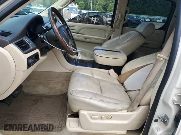 2008 Cadillac Escalade ESV with VIN 1GYFK66868R105440, listed as a Copart auction lot 69651735 with 219,182 mi miles and Salvage title. Bid and sale history available at DreamBid. Image 7.
