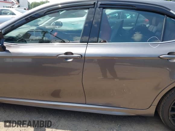 2023 Toyota Camry Hybrid XSE с VIN 4T1K31AK6PU615298, выставлен на аукционе IAAI как лот 42848217 с пробегом 99 734 миль миль и . История ставок и продаж доступна на DreamBid. Изображение 15.