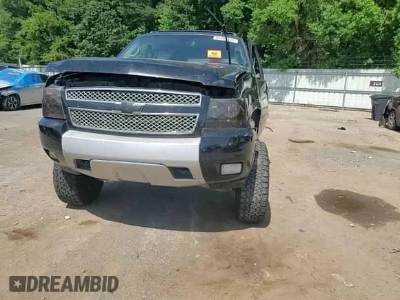 2008 Chevrolet Avalanche LTZ с VIN 3GNFK12398G103255, выставлен на аукционе Copart как лот 65916715 с пробегом 219 711 миль миль и Списание • Salvage title. История ставок и продаж доступна на DreamBid. Изображение 14.