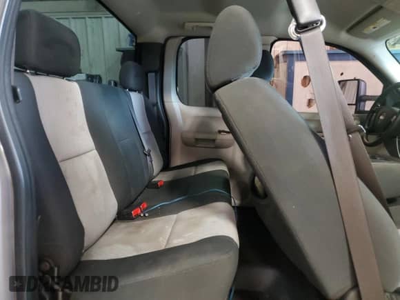 2009 Chevrolet Silverado 1500 LS z VIN 1GCEK19CX9Z175349, wystawiony jako Copart lot #60599095 z przebiegiem 170 813 mil mil oraz Szkoda całkowita • Salvage title. Historia ofert i sprzedaży dostępna na DreamBid. Obrazek 10.