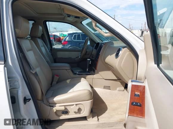 2008 Ford Explorer Eddie Bauer with VIN 1FMEU64E38UA89999, listed as a IAAI auction lot 43283411 with 164,934 mi miles and . Bid and sale history available at DreamBid. Image 5.