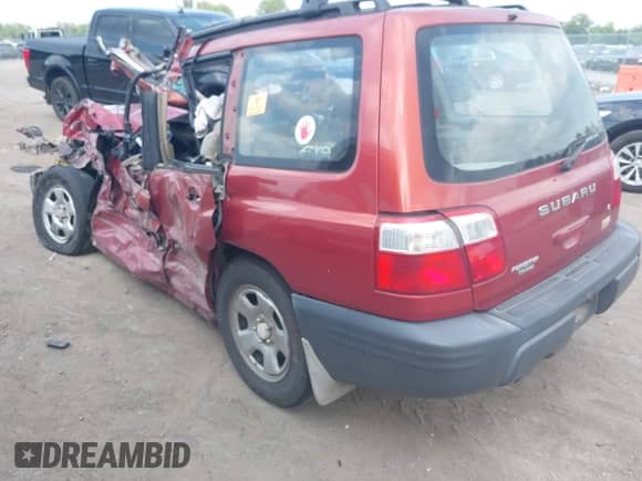 2002 Subaru Forester L with VIN JF1SF63512H711105, listed as a IAAI auction lot 42842754 with Not provided miles and . Bid and sale history available at DreamBid. Image 3.