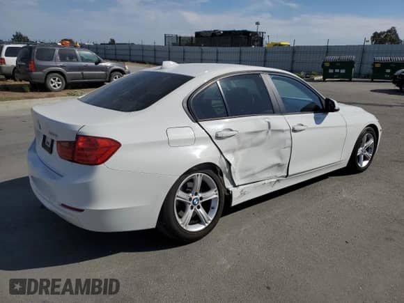 2013 BMW 3 Series 328i z VIN WBA3C1G56DNR46122, wystawiony jako Copart lot #82156345 z przebiegiem 86 181 mil mil oraz Szkoda całkowita • Salvage title. Historia ofert i sprzedaży dostępna na DreamBid. Obrazek 3.