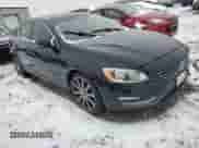 2015 Volvo S60 T6 Drive-E with VIN YV149MFK5F2339707, listed as a Copart auction lot 82493884 with 87,932 mi miles and Salvage title. Bid and sale history available at DreamBid. Image 4.