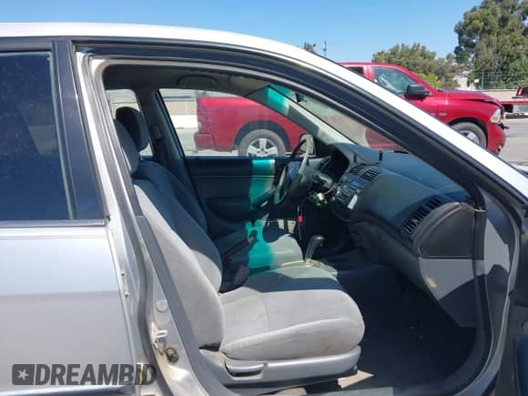 2001 Honda Civic с VIN JHMES16241S001865, выставлен на аукционе IAAI как лот 43121352 с пробегом 212 250 миль миль и . История ставок и продаж доступна на DreamBid. Изображение 5.