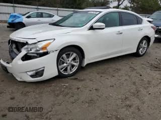 2015 Nissan Altima SV z VIN 1N4AL3AP3FC127217, wystawiony jako Copart lot #86724295 z przebiegiem 122 632 mil mil oraz Szkoda całkowita • Salvage title. Historia ofert i sprzedaży dostępna na DreamBid. Obrazek 1.