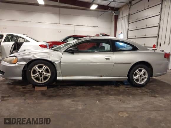 2004 Dodge Stratus SE with VIN 4B3AG42G64E133081, listed as a IAAI auction lot 42521659 with 158,600 mi miles and . Bid and sale history available at DreamBid. Image 14.