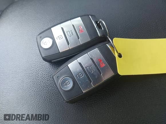 2020 Kia Sorento LX с VIN 5XYPG4A52LG659708, выставлен на аукционе IAAI как лот 43122688 с пробегом 83 141 миль миль и . История ставок и продаж доступна на DreamBid. Изображение 11.