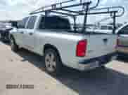 2007 Dodge 1500 SLT z VIN 1D7HA18207S122874, wystawiony jako IAAI lot #42522141 z przebiegiem 139 341 mil mil oraz . Historia ofert i sprzedaży dostępna na DreamBid. Obrazek 3.