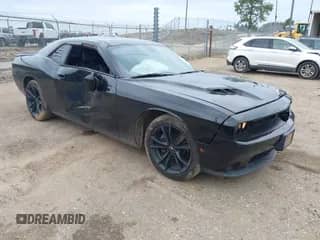 2017 Dodge Challenger SXT Plus z VIN 2C3CDZAG7HH501352, wystawiony jako IAAI lot #41587388 z przebiegiem 74 491 mil mil oraz . Historia ofert i sprzedaży dostępna na DreamBid. Obrazek 1.