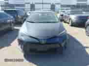 2019 Toyota Corolla XLE z VIN 2T1BURHEXKC196913, wystawiony jako IAAI lot #43315989 z przebiegiem 82 791 mil mil oraz . Historia ofert i sprzedaży dostępna na DreamBid. Obrazek 13.