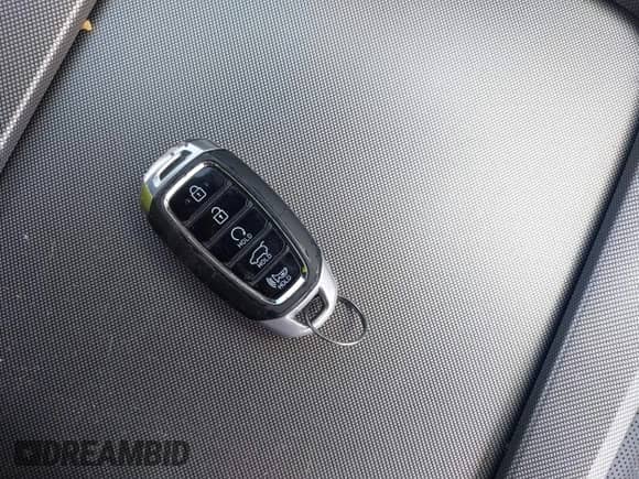 2022 Hyundai Palisade Calligraphy с VIN KM8R74HEXNU412173, выставлен на аукционе IAAI как лот 43119105 с пробегом 73 018 миль миль и . История ставок и продаж доступна на DreamBid. Изображение 11.
