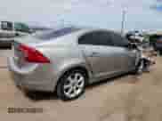 2016 Volvo S60 T5 Premier с VIN YV1612TK5G1399275, выставлен на аукционе Copart как лот 71801215 с пробегом 123 901 миль миль и Списание • Salvage title. История ставок и продаж доступна на DreamBid. Изображение 3.