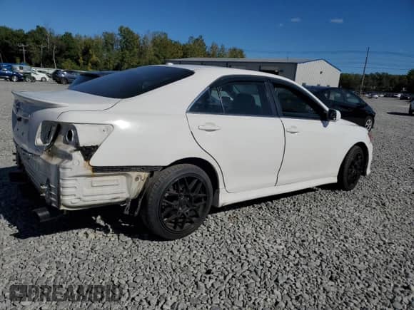 2010 Toyota Camry XLE z VIN 4T1BF3EK9AU577831, wystawiony jako Copart lot #84731155 z przebiegiem 338 474 mil mil oraz Czysty tytuł • Clean title. Historia ofert i sprzedaży dostępna na DreamBid. Obrazek 3.