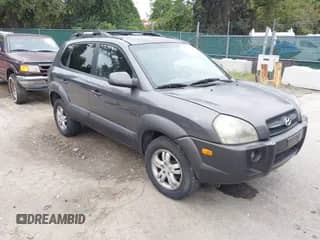 2007 Hyundai Tucson SE with VIN KM8JN12D37U666151, listed as a IAAI auction lot 43349229 with 185,269 mi miles and . Bid and sale history available at DreamBid. Image 1.