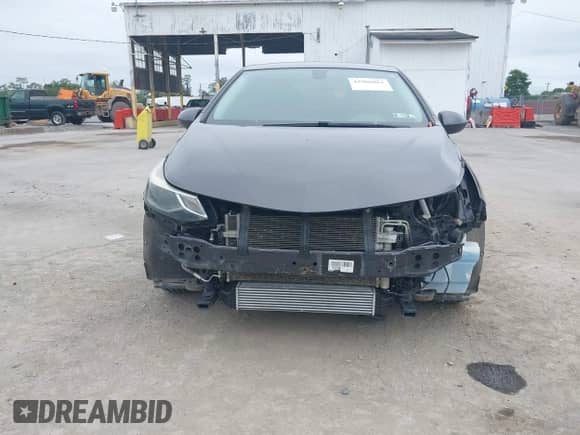 2016 Chevrolet Cruze LT z VIN 1G1BE5SM3G7299601, wystawiony jako IAAI lot #42980862 z przebiegiem 170 195 mil mil oraz . Historia ofert i sprzedaży dostępna na DreamBid. Obrazek 6.