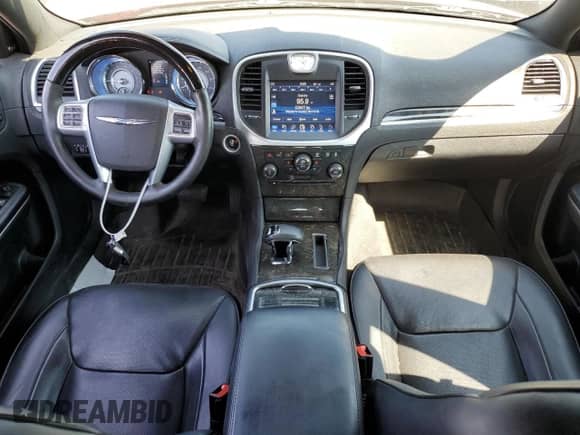 2013 Chrysler 300 C с VIN 2C3CCAKG0DH708470, выставлен на аукционе Copart как лот 81093935 с пробегом 95 141 миль миль и Чистый • Clean title. История ставок и продаж доступна на DreamBid. Изображение 8.