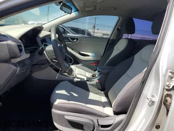2019 Hyundai Ioniq Blue с VIN KMHC65LC3KU140100, выставлен на аукционе Copart как лот 66519385 с пробегом 172 168 миль миль и Списание • Salvage title. История ставок и продаж доступна на DreamBid. Изображение 7.