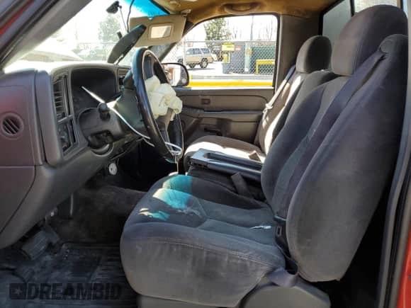 2006 Chevrolet Silverado 1500 Work Truck с VIN 3GCEC14V86G184441, выставлен на аукционе Copart как лот 49328525 с пробегом 205 021 миль миль и Списание • Salvage title. История ставок и продаж доступна на DreamBid. Изображение 7.