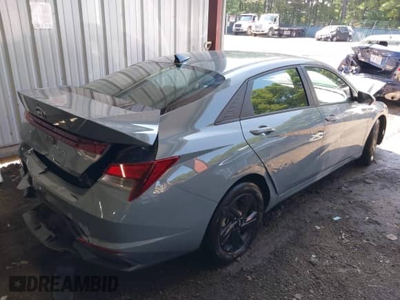 2023 Hyundai Elantra SEL z VIN KMHLM4AGXPU375526, wystawiony jako IAAI lot #43267575 z przebiegiem 38 330 mil mil oraz . Historia ofert i sprzedaży dostępna na DreamBid. Obrazek 4.