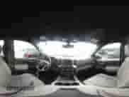 2019 Chevrolet Silverado 1500 RST z VIN 1GCUWDED8KZ112529, wystawiony jako IAAI lot #42276870 z przebiegiem 34 942 mil mil oraz . Historia ofert i sprzedaży dostępna na DreamBid. Obrazek 18.