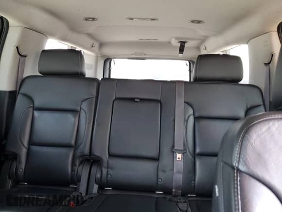 2017 Chevrolet Suburban LT z VIN 1GNSKHKC9HR166072, wystawiony jako Copart lot #37545474 z przebiegiem 190 071 mil mil oraz . Historia ofert i sprzedaży dostępna na DreamBid. Obrazek 10.