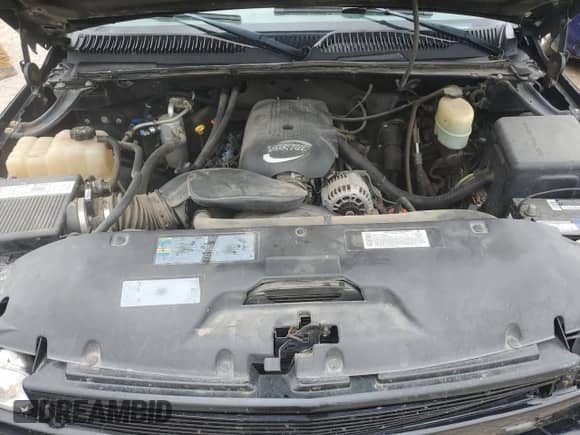 2002 Chevrolet Silverado 2500HD LS с VIN 1GCHK23U62F205135, выставлен на аукционе Copart как лот 71025955 с пробегом 255 159 миль миль и Списание • Salvage title. История ставок и продаж доступна на DreamBid. Изображение 11.