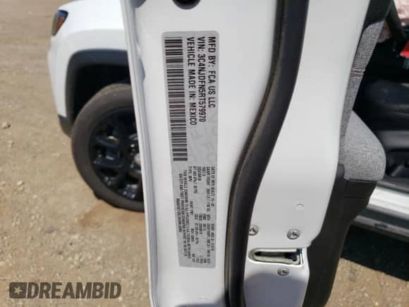 2024 Jeep Compass Latitude Lux с VIN 3C4NJDFN5RT579970, выставлен на аукционе Copart как лот 63018115 с пробегом 11 683 миль миль и Списание • Salvage title. История ставок и продаж доступна на DreamBid. Изображение 14.