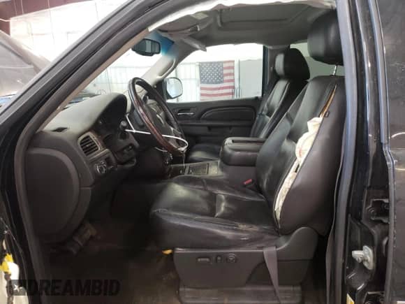 2010 GMC Sierra 1500 Denali z VIN 3GTRKXE28AG259921, wystawiony jako Copart lot #73592214 z przebiegiem 156 378 mil mil oraz Szkoda całkowita • Salvage title. Historia ofert i sprzedaży dostępna na DreamBid. Obrazek 7.