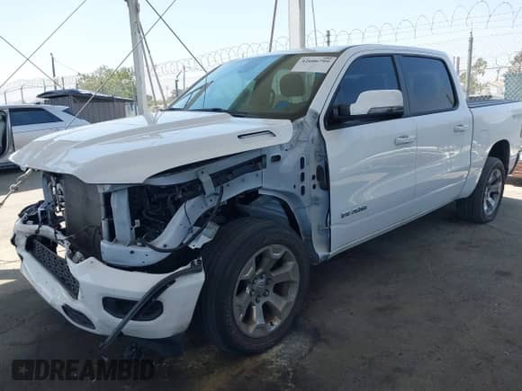 2023 Ram 1500 Big Horn z VIN 1C6RREFT3PN604528, wystawiony jako IAAI lot #42606799 z przebiegiem 50 652 mil mil oraz . Historia ofert i sprzedaży dostępna na DreamBid. Obrazek 2.