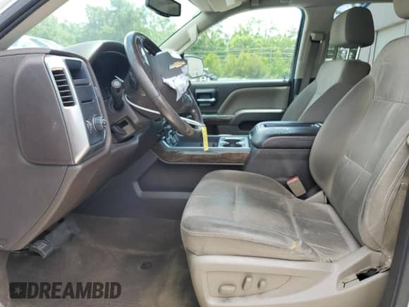 2015 Chevrolet Silverado 1500 LT z VIN 1GCRCREH0FZ166508, wystawiony jako Copart lot #59955685 z przebiegiem 149 775 mil mil oraz Szkoda całkowita • Salvage title. Historia ofert i sprzedaży dostępna na DreamBid. Obrazek 7.