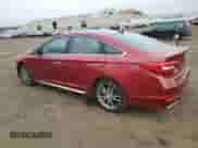 2015 Hyundai Sonata Sport z VIN 5NPE34AB2FH076769, wystawiony jako Copart lot #90493865 z przebiegiem 106 627 mil mil oraz Szkoda całkowita • Salvage title. Historia ofert i sprzedaży dostępna na DreamBid. Obrazek 2.